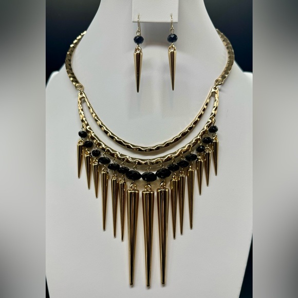 Chico’s Gold Hammered Statement Collar Bib Necklace Only - Picture 4 of 6